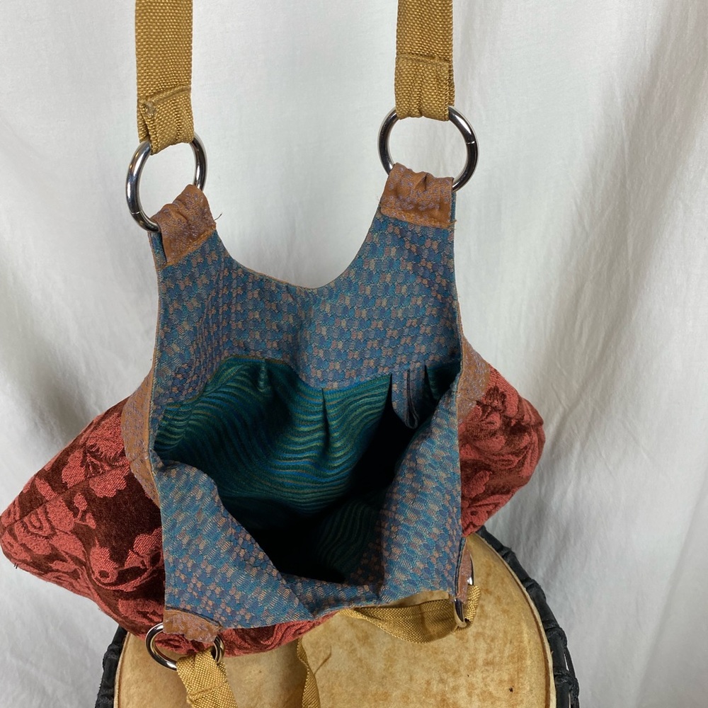 Tapestry Purse - Picture 3 of 3